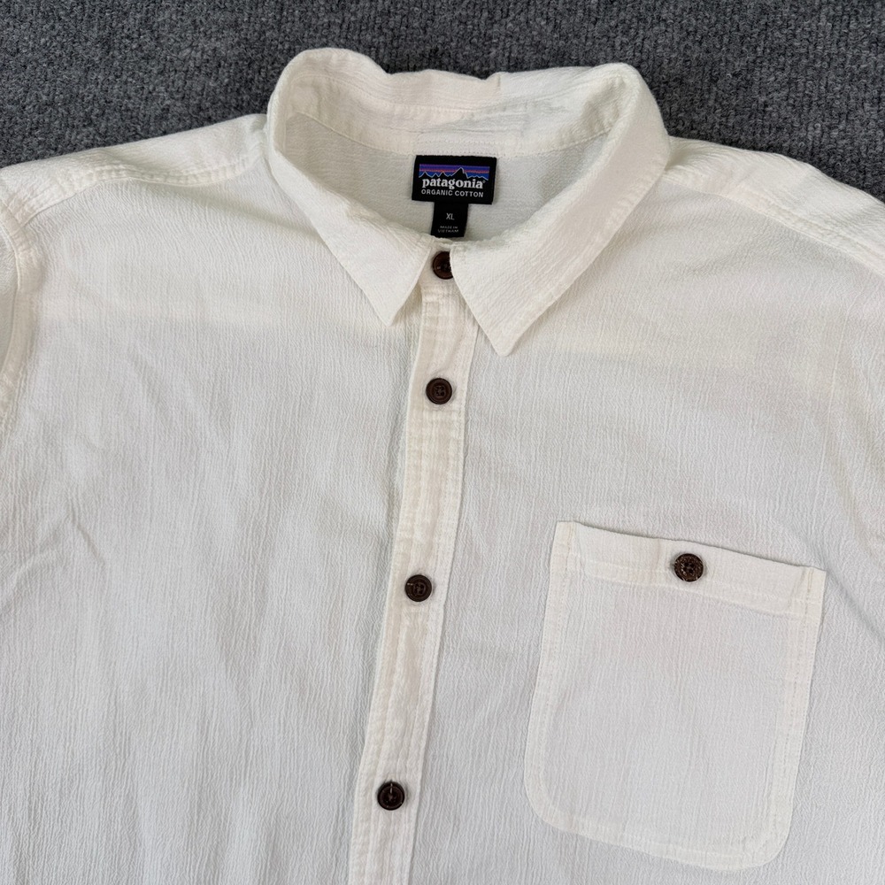Patagonia A/C Shirt Mens XL White Short Sleeve Button Up Seersucker 52921